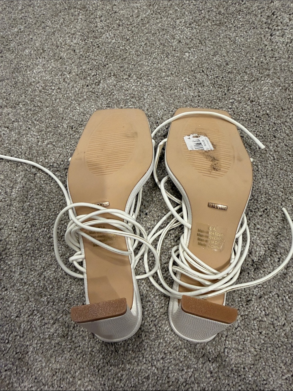 NWOT Billini Issa Heel in White - Picture 5 of 5